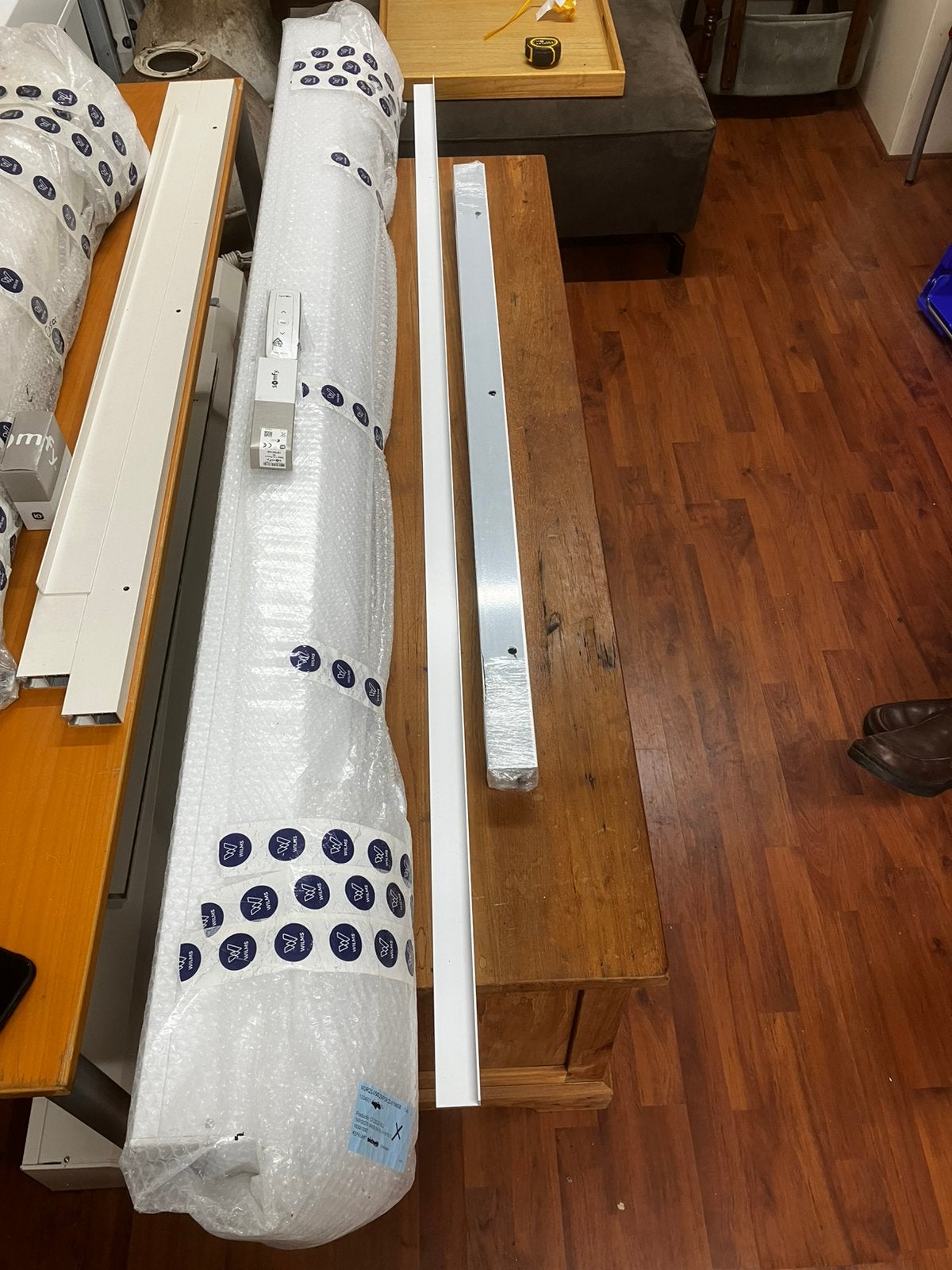 Rolluik nieuw met afstandsbediening, Doe-het-zelf en Verbouw, Rolluiken, 150 tot 200 cm, Nieuw, Ophalen of Verzenden, Elektrische bediening