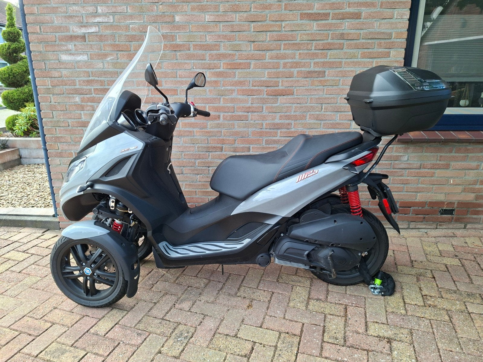Piaggio MP3 300 HPE Sport - Inclusief accessoires, Motoren, Scooter, 300 cc, Gebruikt, Particulier
