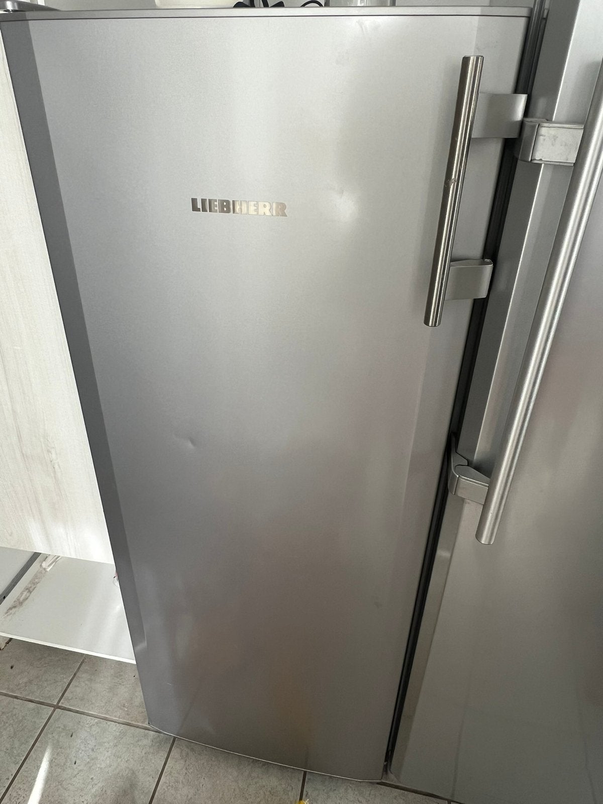 Grijze koelkast 55x55x1.35 en samsung diepvries 60x60x1.60, Ophalen, 200 liter of meer, 160 cm of meer, Zonder vriesvak