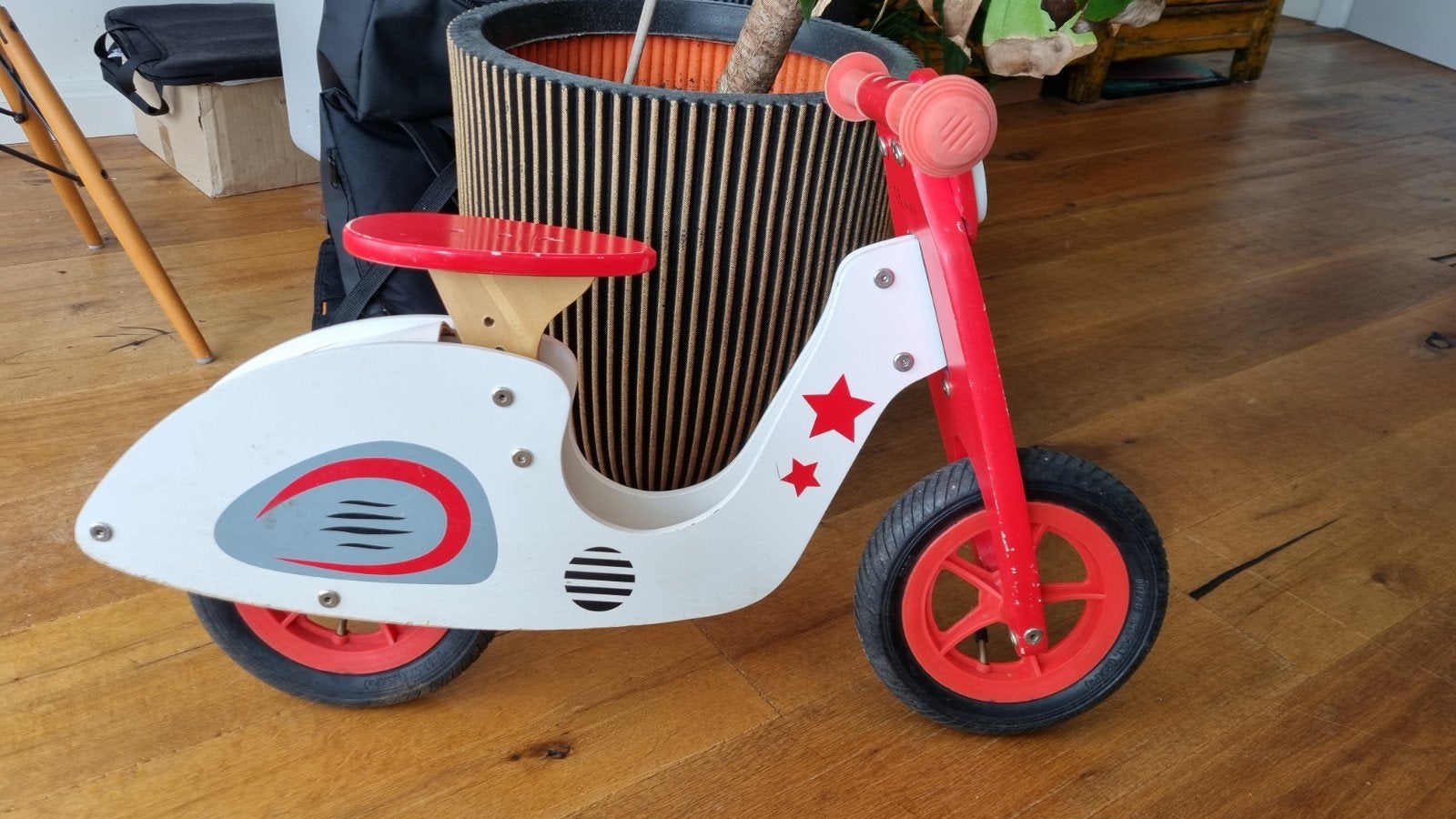 Houten loopfiets met luchtbanden en verstelbaar zadel, Ophalen
