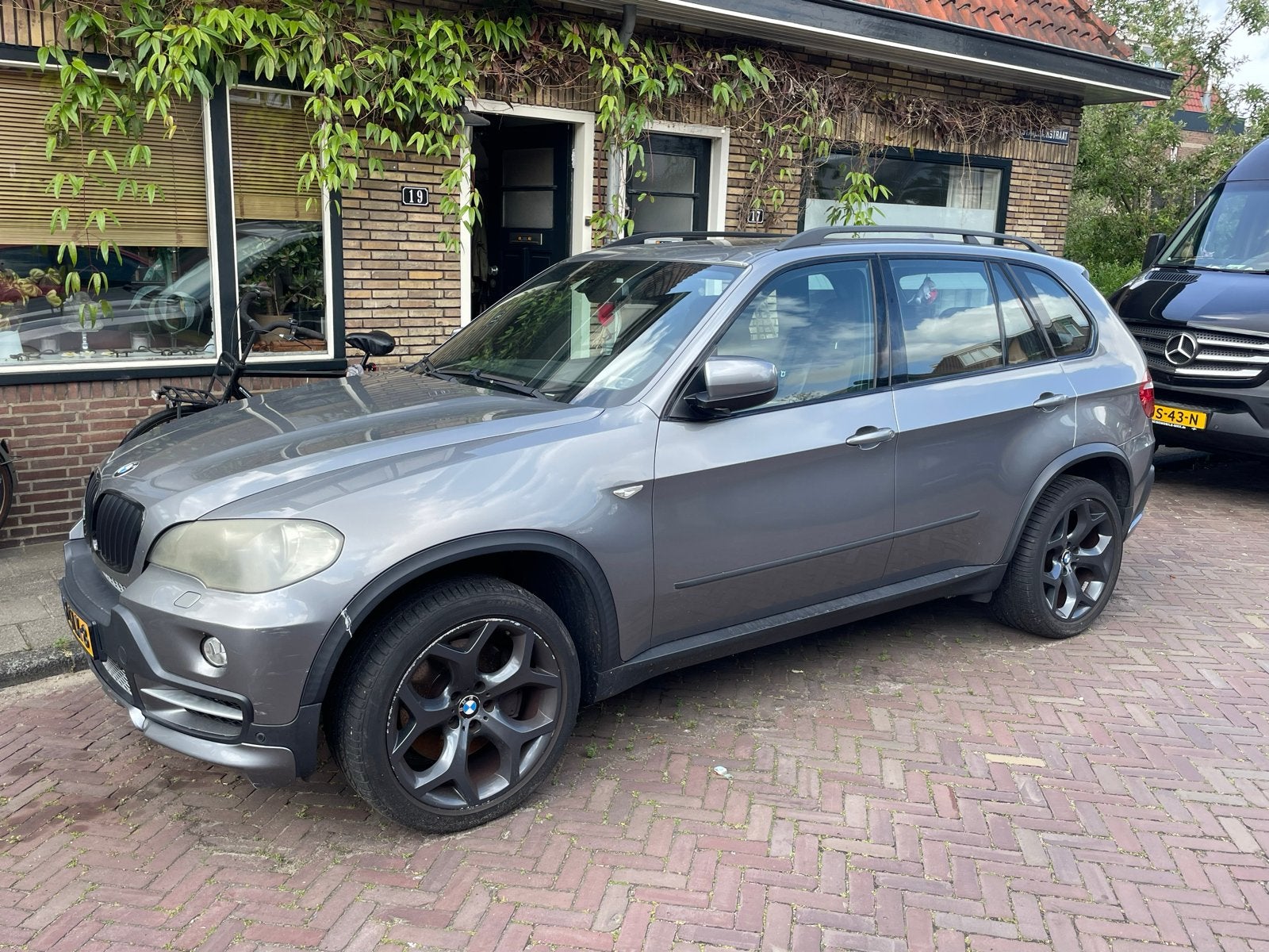 BMW X5 4.8 I AUT 2007 Grijs, Auto's, BMW, 138 €/maand, 4799 cc, 2145 kg, Leder
