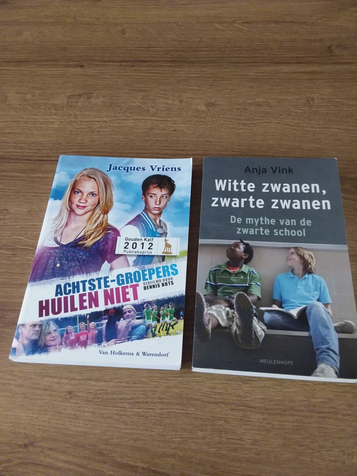 Boeken: Achtste-groepers huilen niet & Witte zwanen, Boeken, Ophalen of Verzenden, Gelezen, Jacques Vriens, Anja Vink, Fictie
