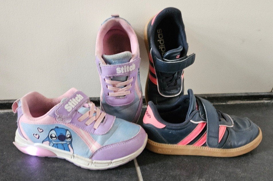 Adidas en stitch schoenen maat 31, Kinderen en Baby's, Kinderkleding | Schoenen en Sokken, Ophalen of Verzenden, Meisje, Schoenen