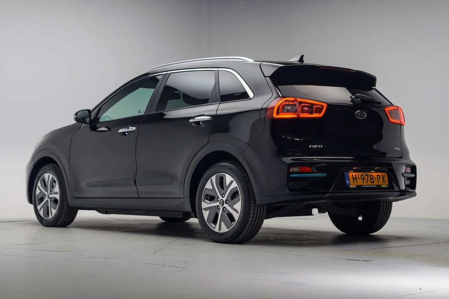 Kia e-Niro ExecutiveLine 64 kWh [ Leder JBL Adapt.cruise LED, Automaat, 0 cilinders, Gebruikt, 1712 kg