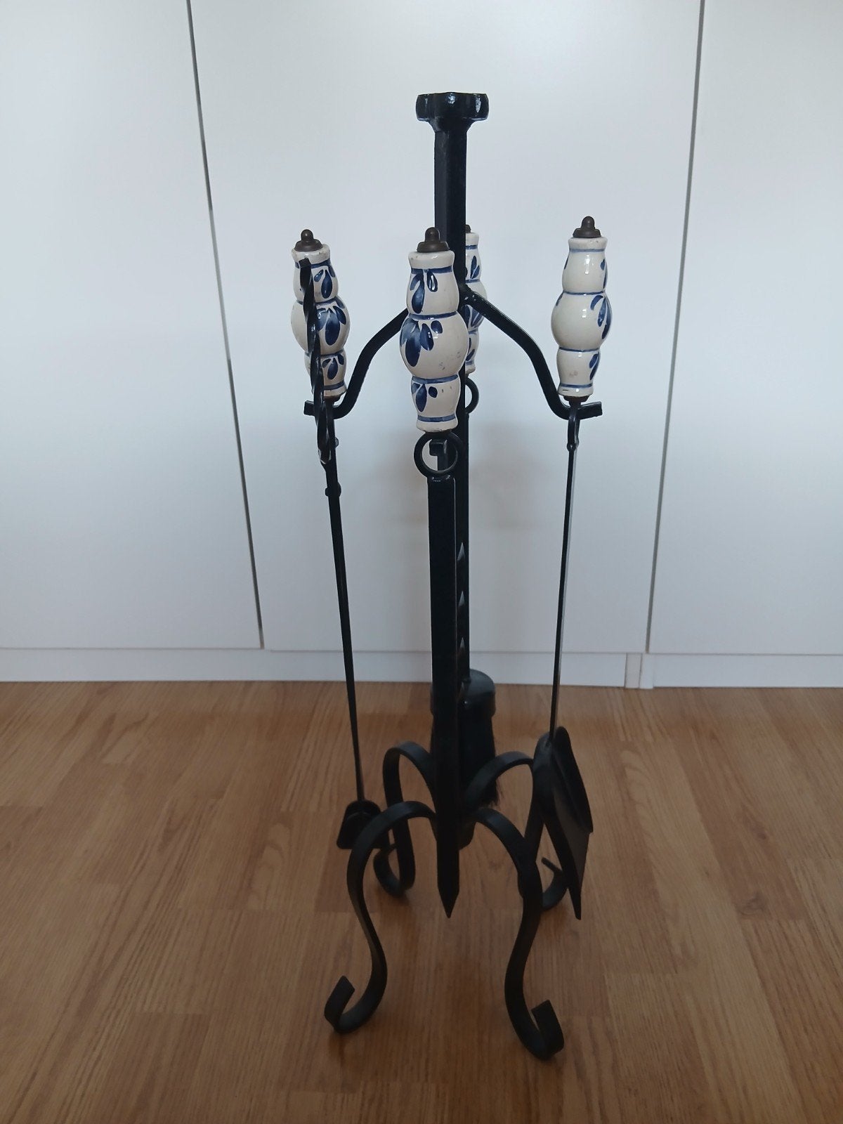 Haardset zwart gietijzer delfts blauw vintage, Ophalen, Gebruikt, Vrijstaande haard, Houthaard