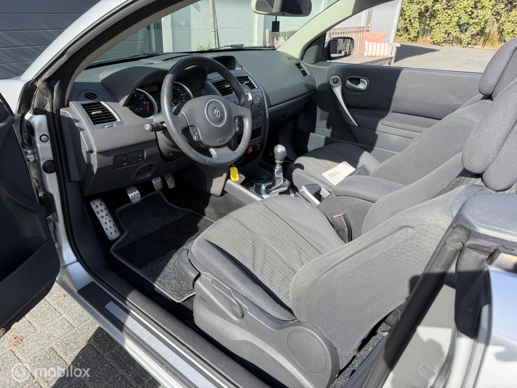 Renault Mégane CC 2.0T 163pk|RIJKLAAR|2EIG|DLR ONDH|GARANTY, Dealer onderhouden, Gebruikt, 4 cilinders, Cabriolet