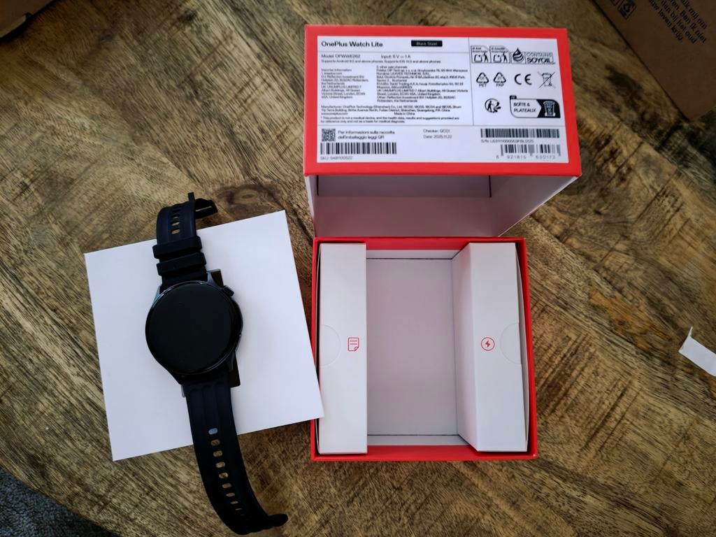 ZGAN: OnePlus Watch Lite te koop!, Sieraden, Tassen en Uiterlijk, Smartwatches, Ophalen of Verzenden, Zo goed als nieuw, Zwart