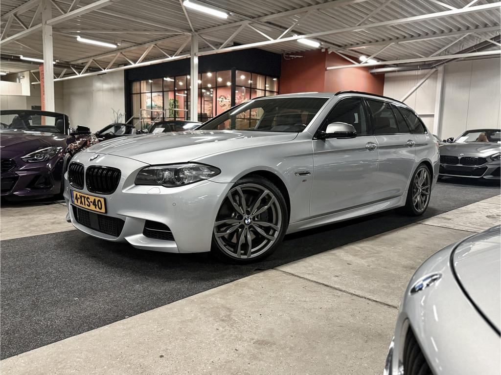BMW 5 Serie Touring M550d xDrive High Exe. l Head-Up l Elek., Auto's, BMW, Automaat, 2993 cc, Leder, Diesel