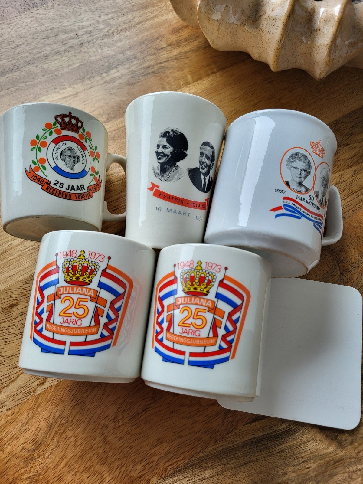 Koninklijke Huis Bekers - Diverse Jubilea, Verzamelen, Ophalen of Verzenden, Gebruikt, Nederland, Servies