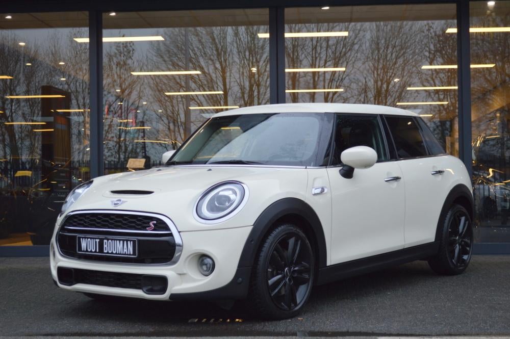 MINI Mini 2.0 Cooper S Aut. Led Leder Navi CarPlay Pdc, Auto's, Mini, 1998 cc, Gebruikt, Wit, Bluetooth