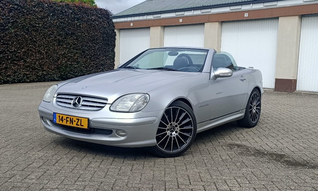 Mercedes-Benz SLK 2.0 Kompr Roadster AUT 2000 Grijs, Automaat, 1998 cc, Achterwielaandrijving, Zwart