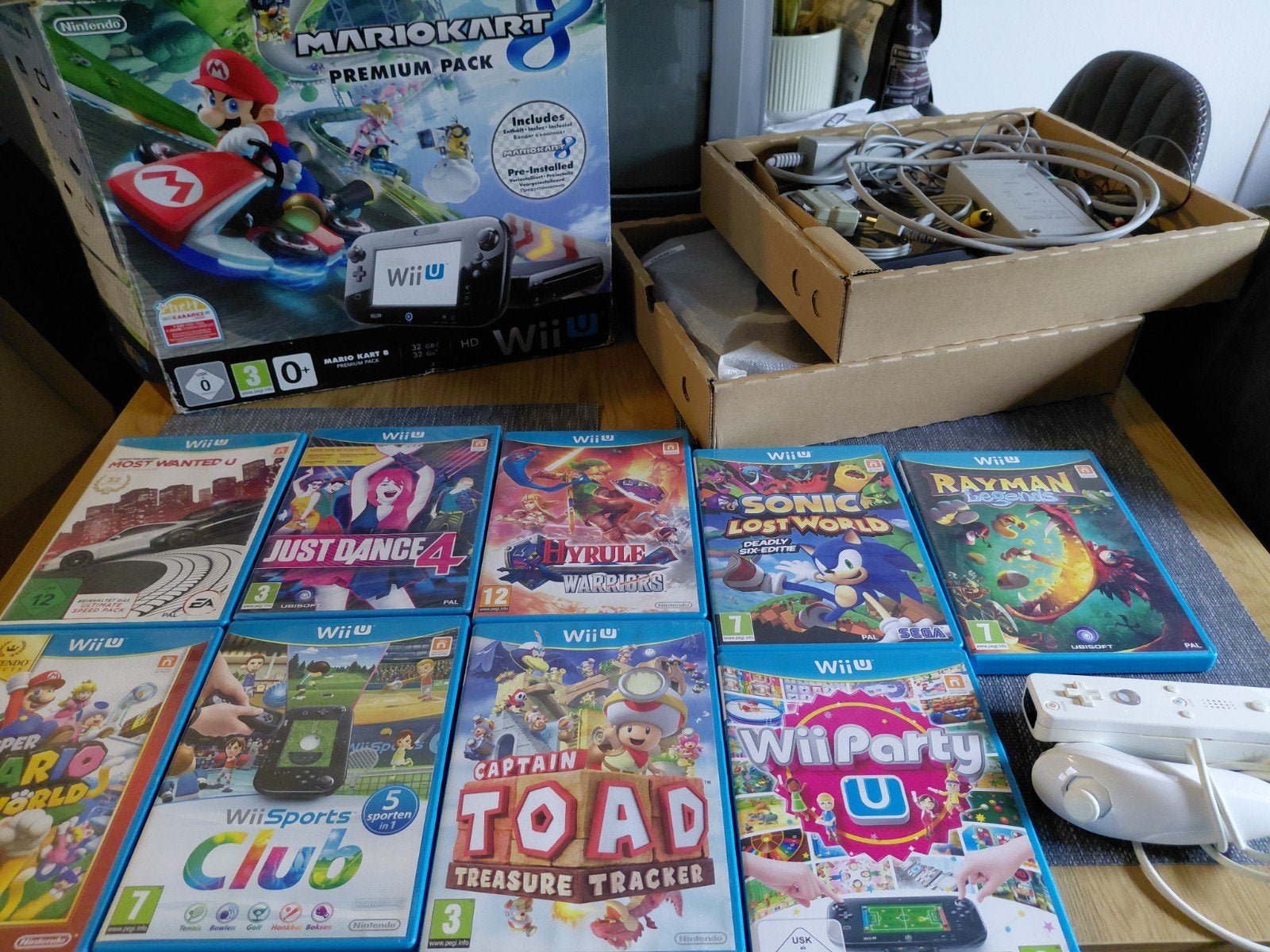 Nintendo Wii U Premium Pack met 10 games en accessoires, Ophalen, Gebruikt, Met 2 controllers, Met games
