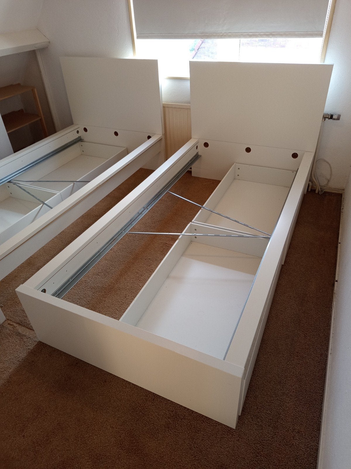 Twee eenpersoonsbedden met opberglades - Wit, Gebruikt, 90 cm, Eenpersoons, Wit
