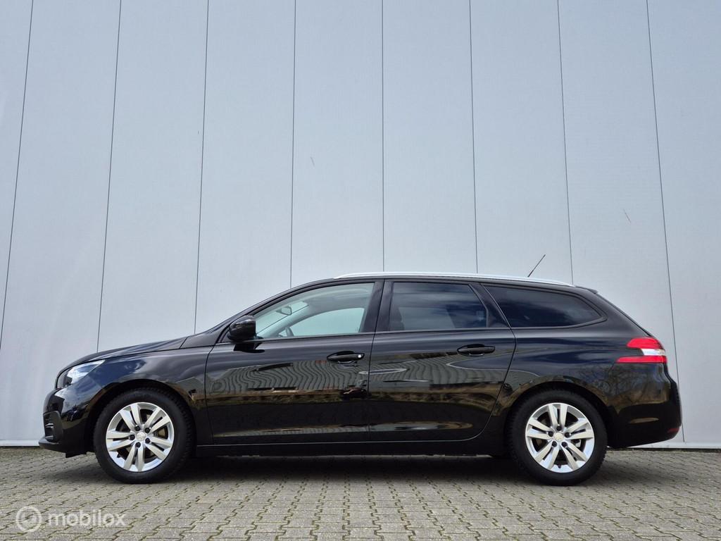 PEUGEOT 308 SW 1.2 PURETECH EXECUTIVE/PANO/LED/TREKHAAK/CARP, Voorwielaandrijving, Gebruikt, Euro 6, 1199 cc