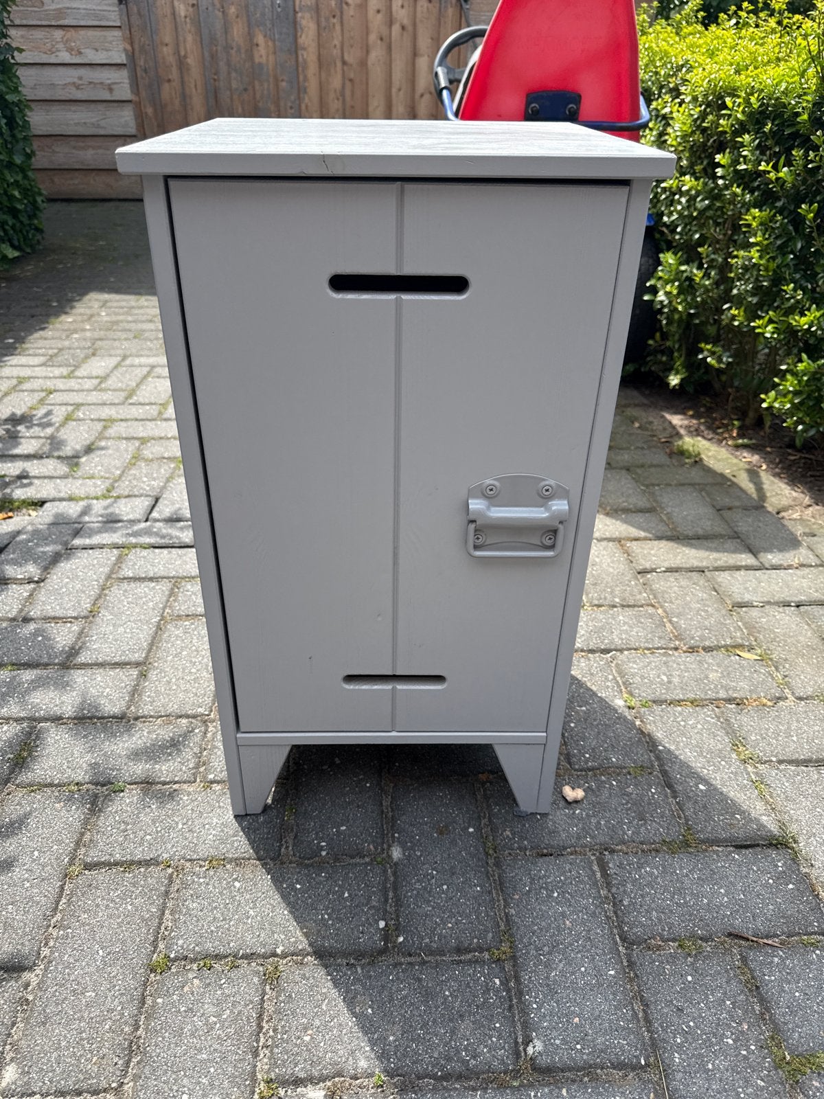 Woood nachtkastje met deurtjes, Ophalen, Gebruikt