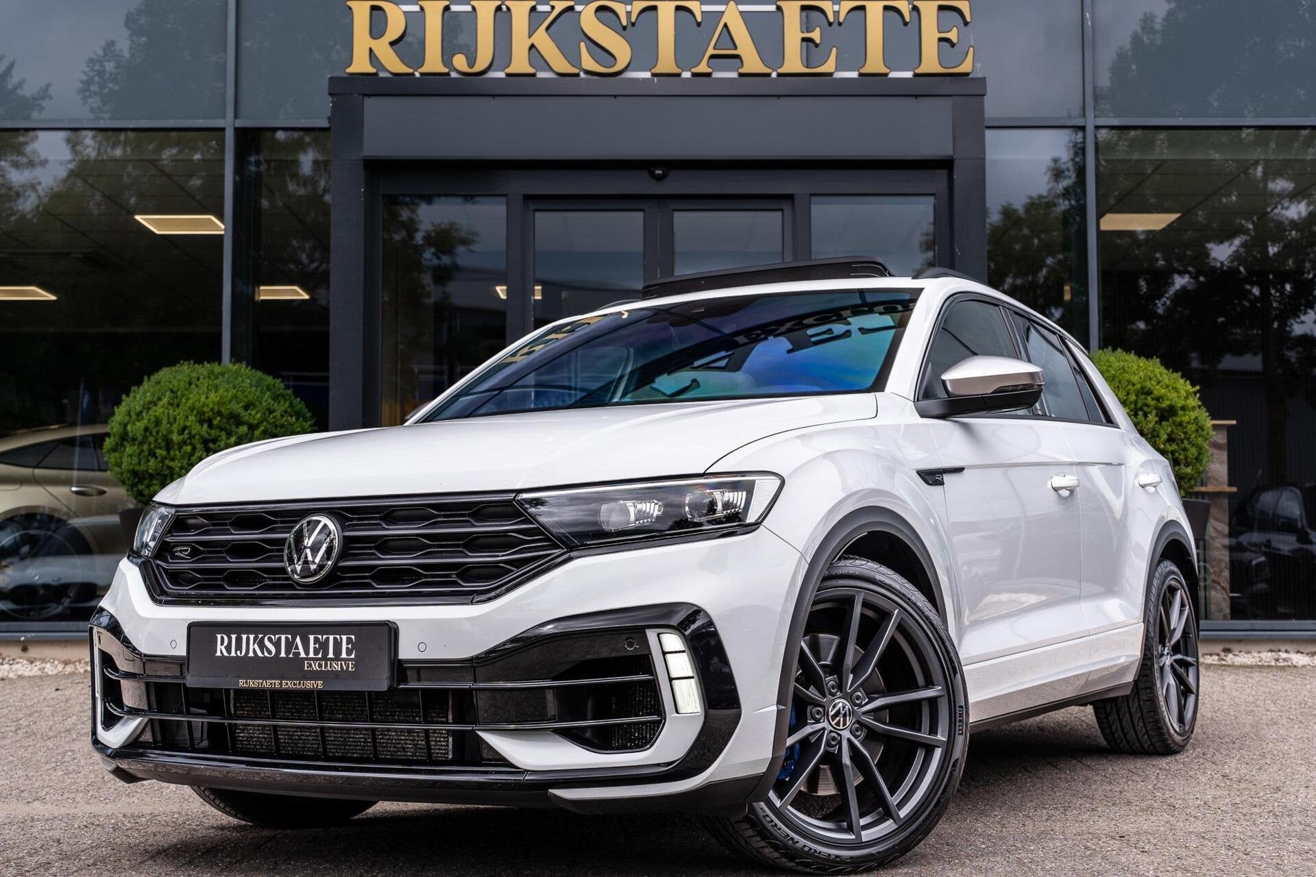 Volkswagen T-Roc R 2.0 TSI 4Motion|PANO|ACC|AKRAPOVIC|19'', Auto's, Volkswagen, Automaat, Gebruikt, 4 cilinders, 1984 cc