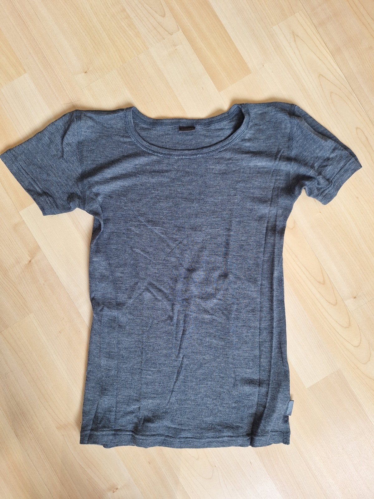 1x Dilling wol zijde shirt korte mouw mt 146-152, Jongen of Meisje, Ophalen of Verzenden, Zo goed als nieuw, Shirt of Longsleeve