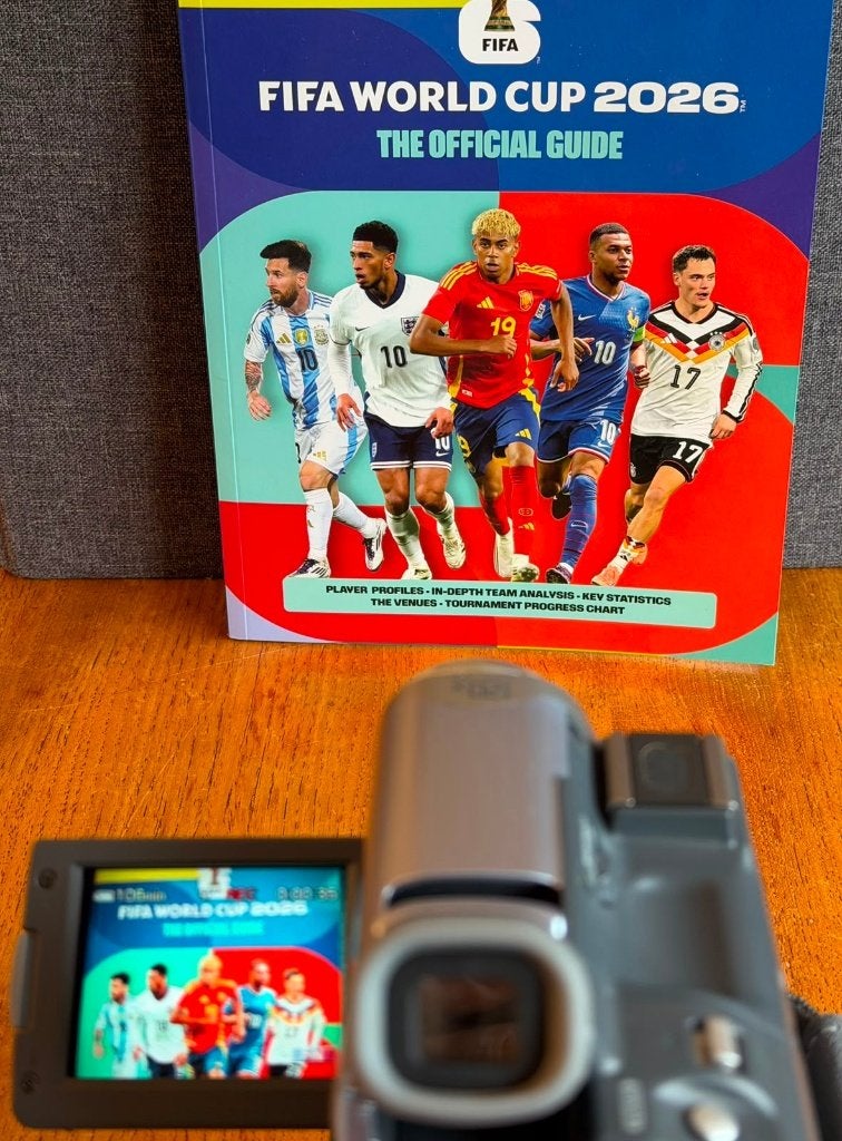Sony DCR-TRV14E, MiniDV Videocamera, GETEST! Digitaliseer!, Mini dv, 20x of meer, Ophalen of Verzenden, Zo goed als nieuw