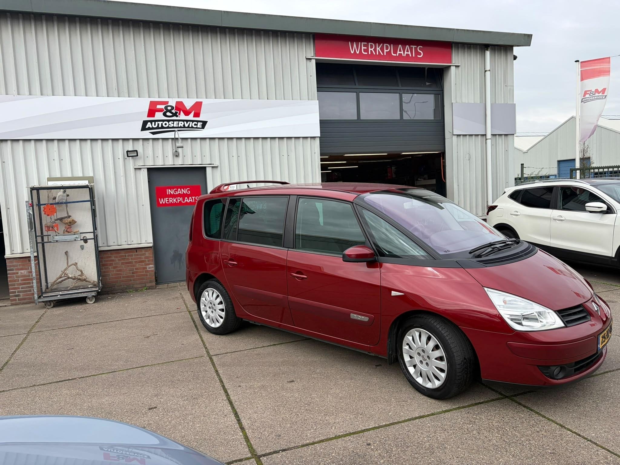 Renault Espace 2.0T Expression Automaat, Distributieriem ver, Auto's, 1998 cc, Stof, Gebruikt, 4 cilinders