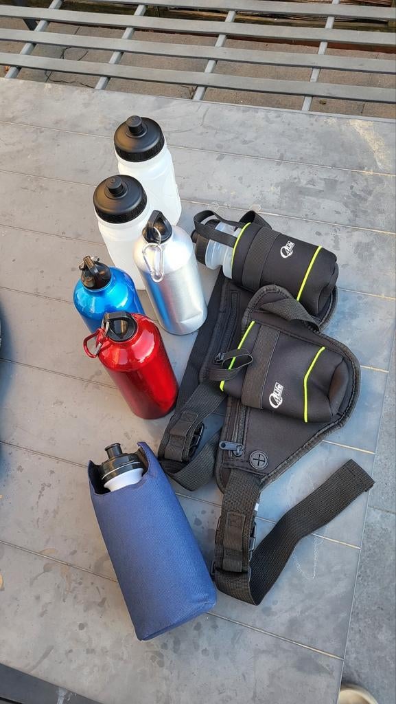 Diverse bidons en heuptas voor sport en outdoor, Ophalen, Gebruikt