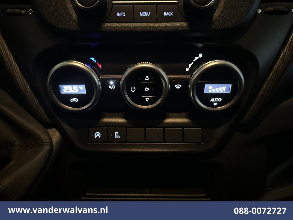 Iveco Daily 35S16 157pk L3H2 Euro6 Airco | 3500kg trekvermog, Auto's, Bestelauto's, Gebruikt, Iveco, 11 km/l, Geïmporteerd