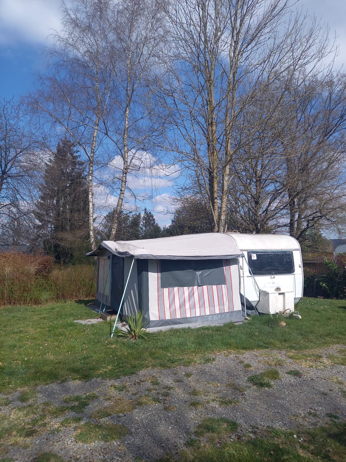 Caravan Gratis met voortent , schuur en veel extra, Ophalen, Gebruikt