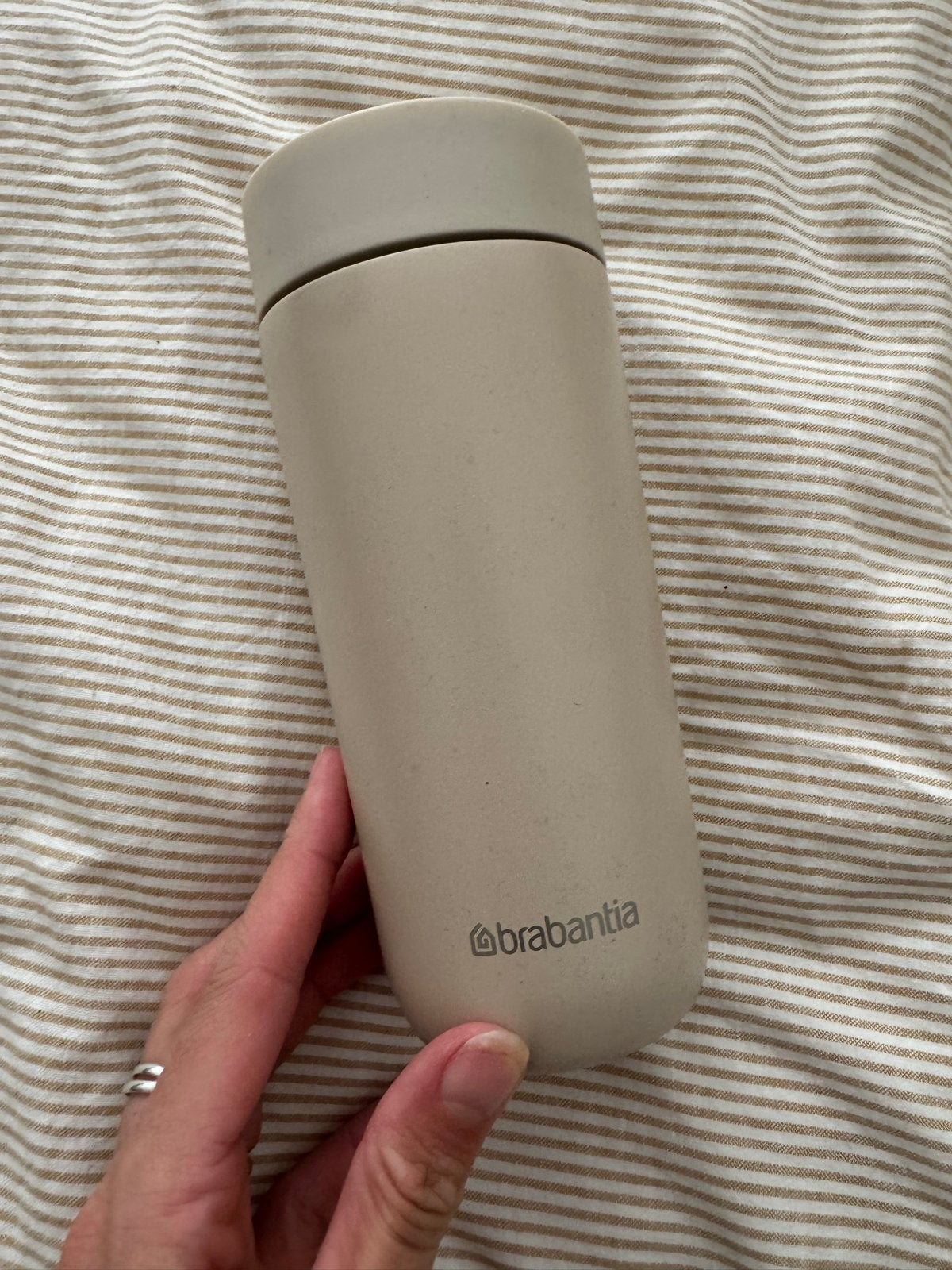 Brabantia thermosbeker, Huis en Inrichting, Keuken | Keukenbenodigdheden, Beige, Overige typen, Ophalen of Verzenden, Zo goed als nieuw