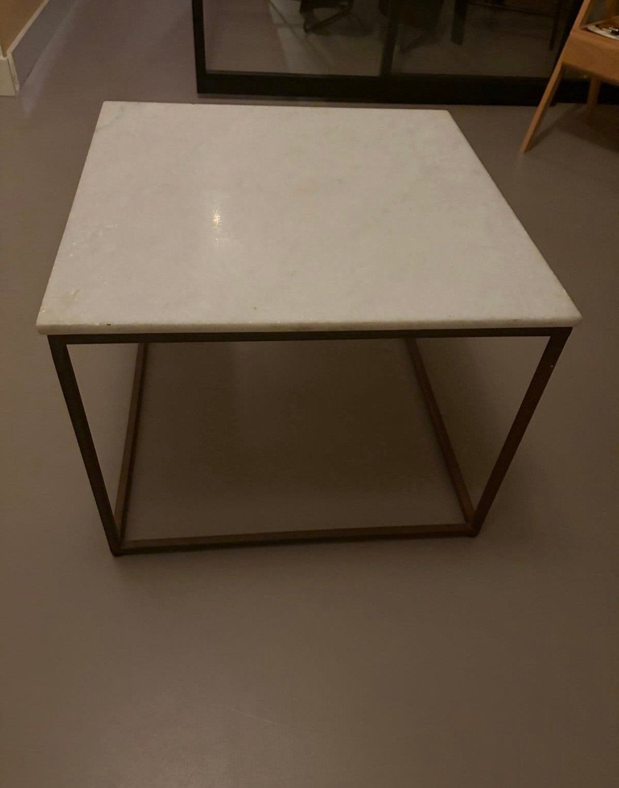 Salontafel met marmer blad en metalen onderstel, Ophalen, Overige materialen, Gebruikt, Vierkant