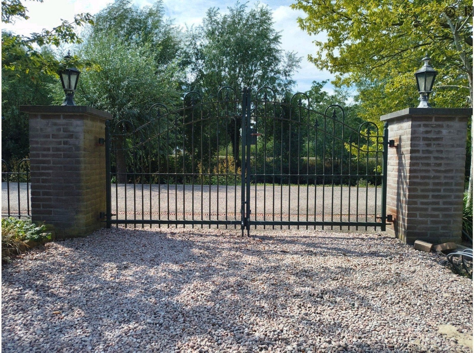 Mooi stalen sierhekwerk dubbele poort 3.20m breed, Ophalen, Met poort, Gebruikt, Sierhekwerk