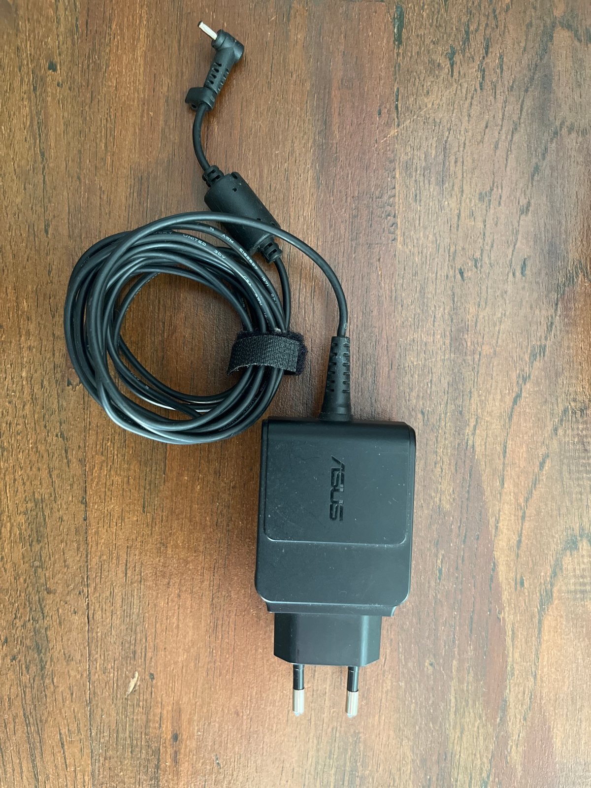 ASUS AD82000 Oplader - Origineel, Ophalen of Verzenden, Zo goed als nieuw