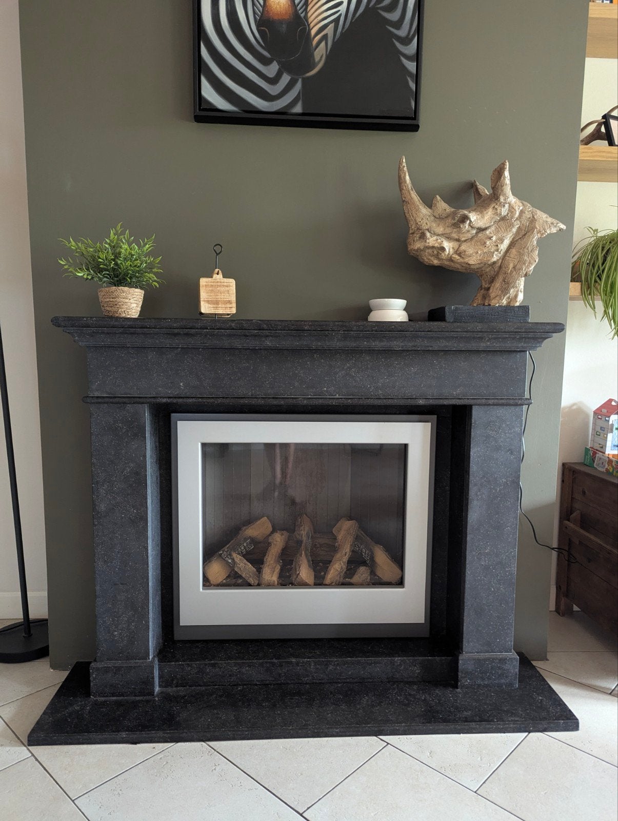 gas haard met natuursteen schouw, Huis en Inrichting, Haarden, Ophalen, Zo goed als nieuw, Inbouwhaard, Gashaard