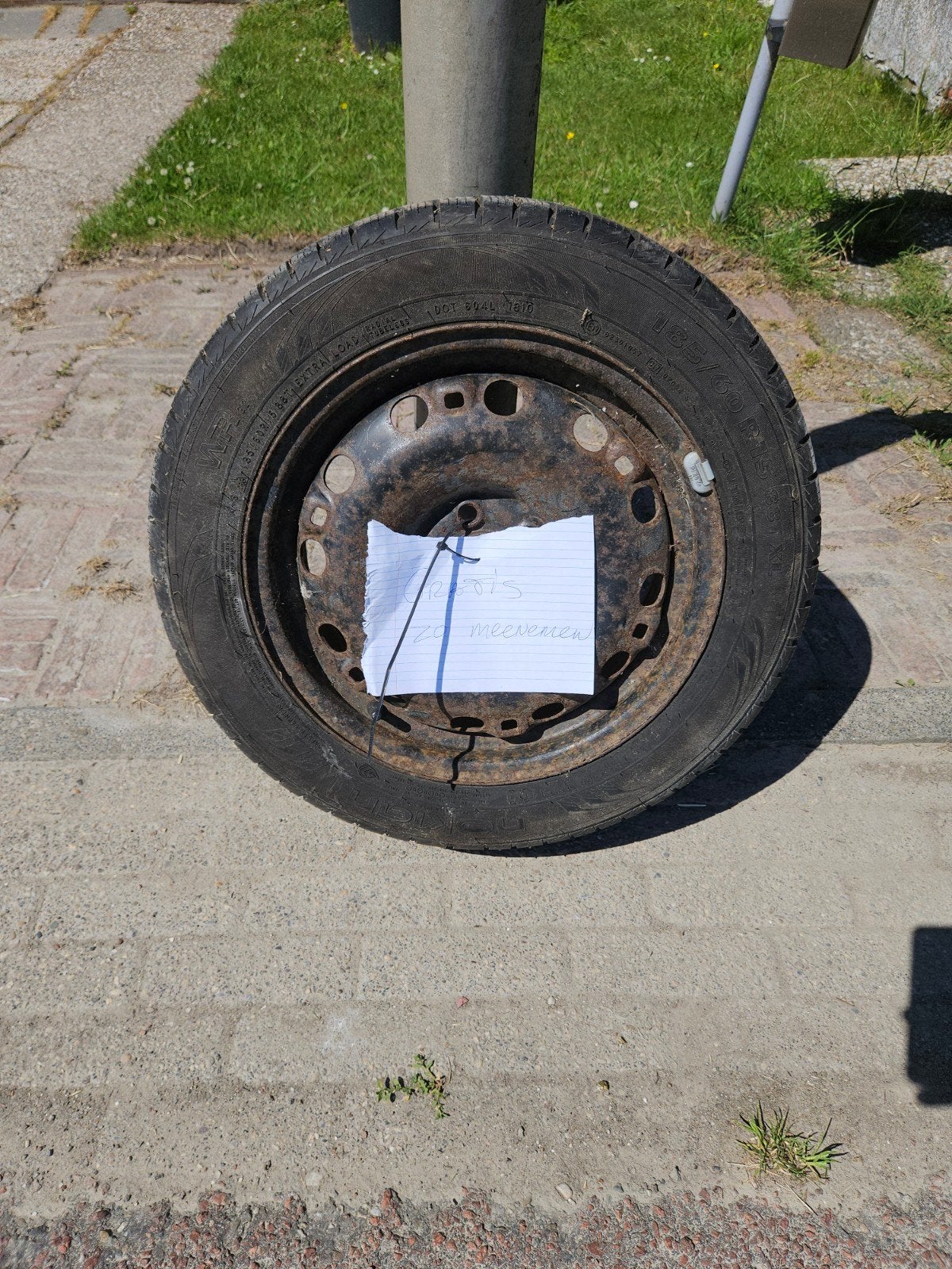 Gratis ophalen, velg+band vw polo Weg = pech, Ophalen