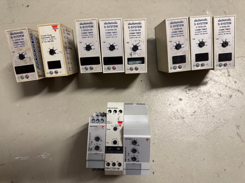 Verschillende tijdrelais Electromatic Carlo Gavazzi, Ophalen of Verzenden, Gebruikt