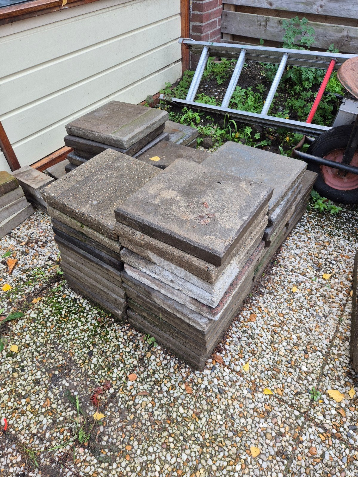 GRATIS!! 30x30 Tegels, 80 Stuks !!, Tuin en Terras, Ophalen, Gebruikt, Beton, Terrastegels
