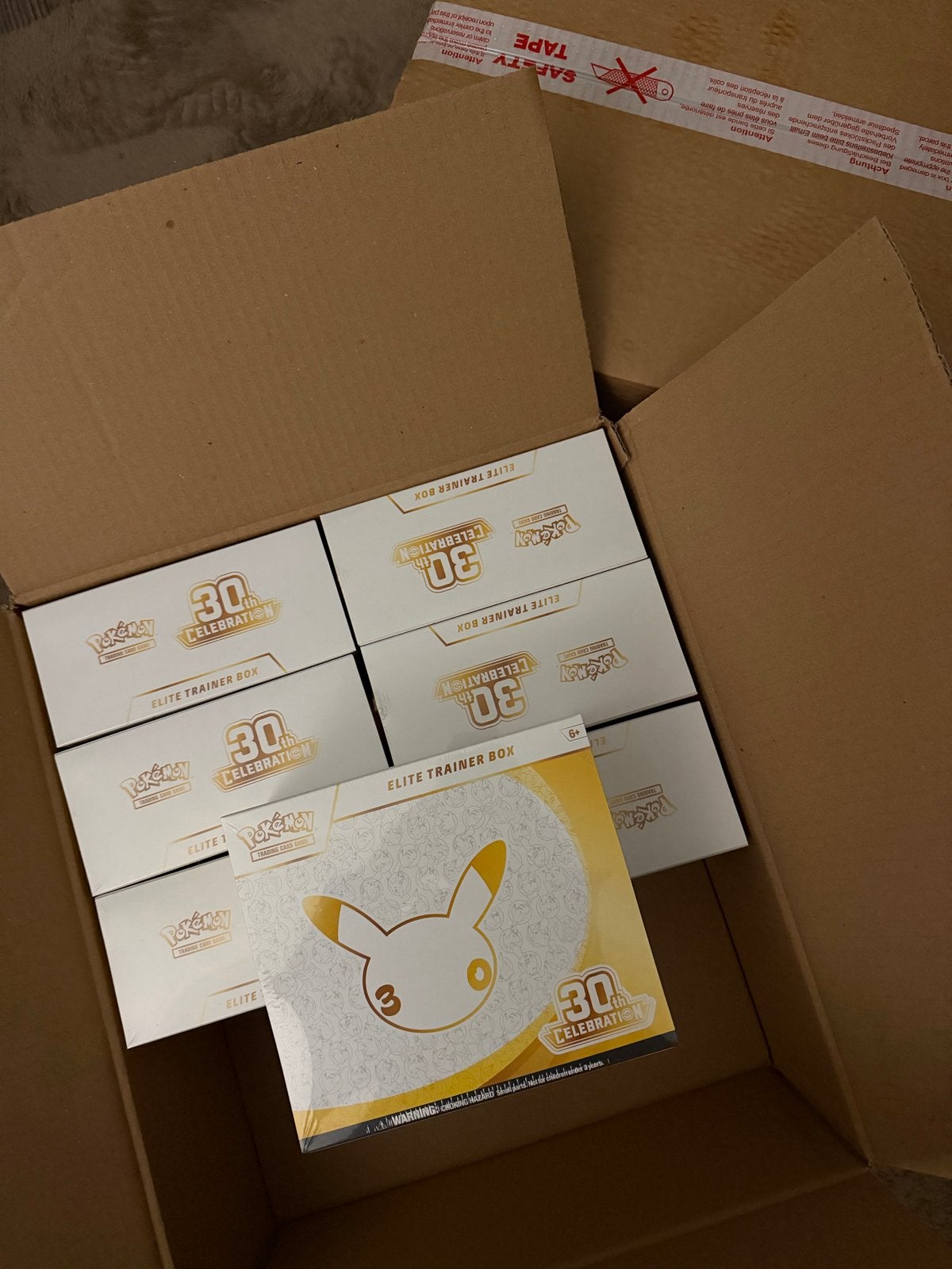 Pokémon 30th Celebration Elite Trainer Box (ook per case)