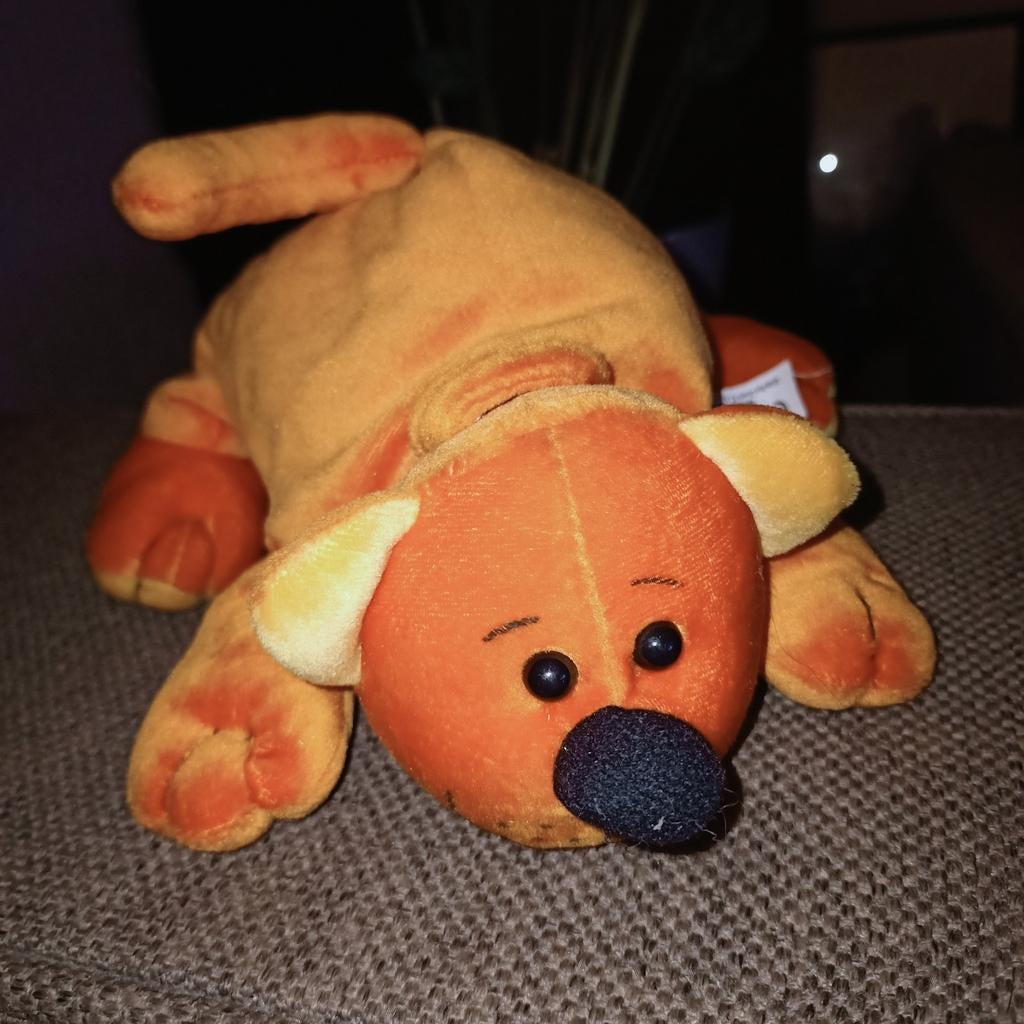 Vintage super toys velvet oranje hond., Kinderen en Baby's, Speelgoed | Knuffels en Pluche, Oranje, Zo goed als nieuw, Wasbaar