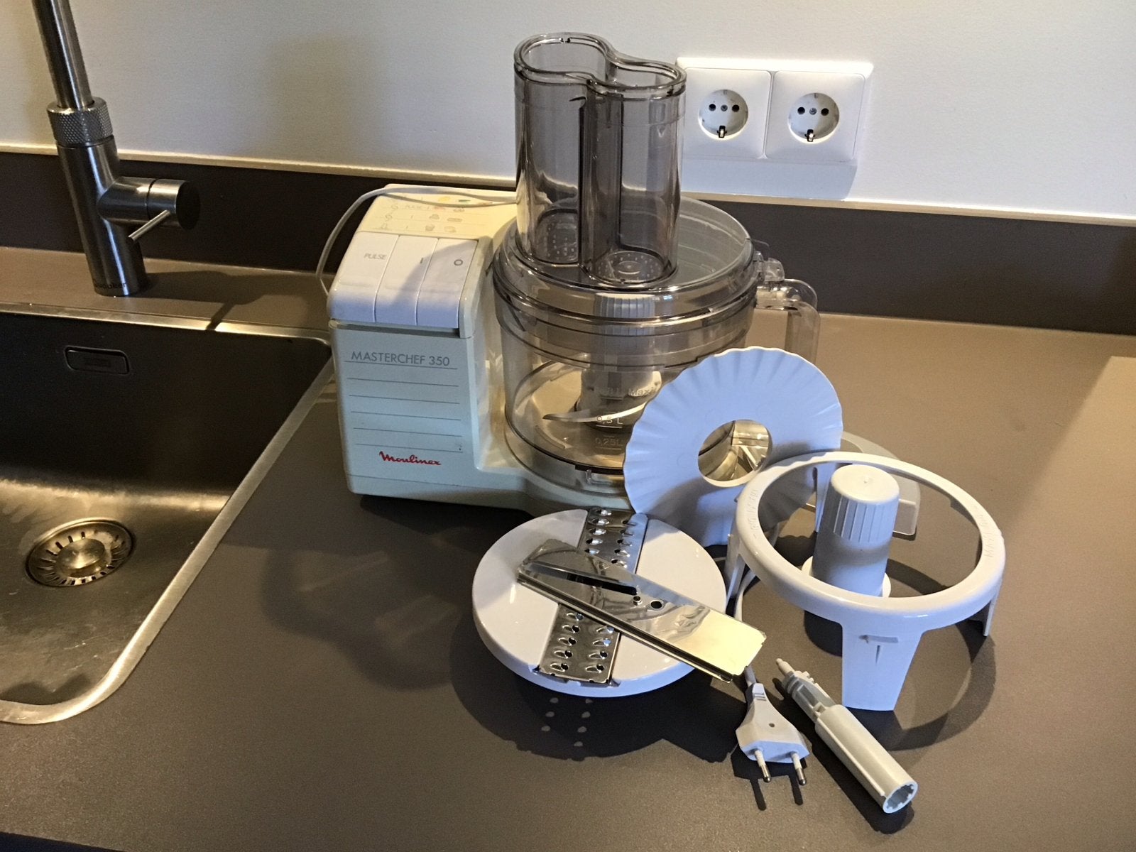 Moulinex Masterchef 350 Keukenmachine met accessoires, Witgoed en Apparatuur, Gebruikt, 1 tot 2 liter, 2 snelheden, Ophalen of Verzenden