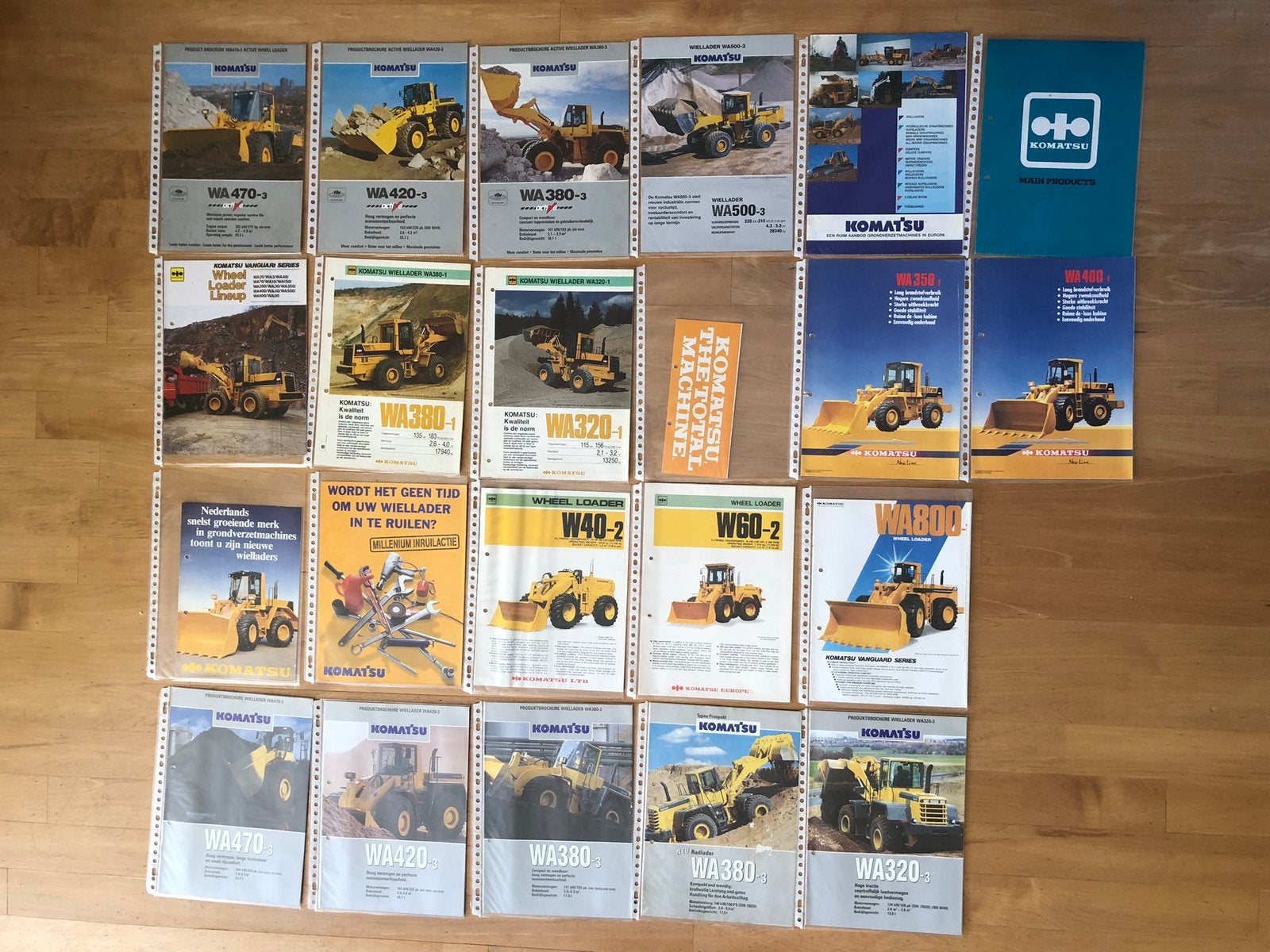 Folders Komatsu Wielladers, Ophalen of Verzenden, Zo goed als nieuw, Overige merken, Komatsu