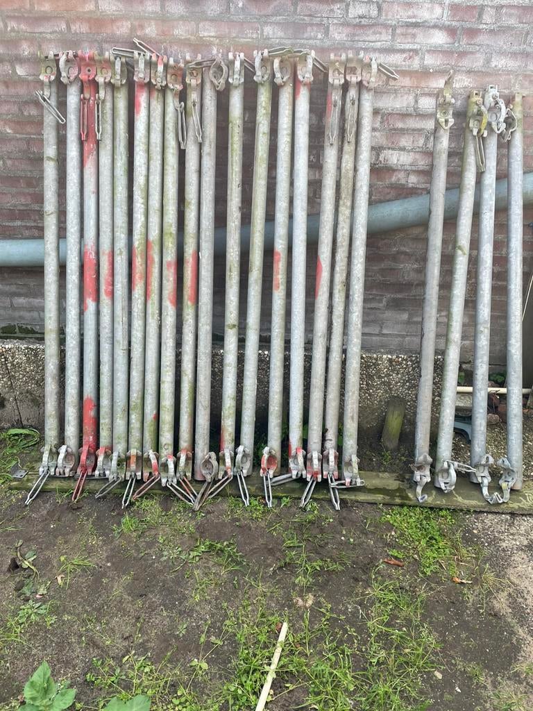 Kortelingen met vaste klemmen, Doe-het-zelf en Verbouw, Steigers, Ophalen of Verzenden, Gebruikt, Gevelsteiger, Minder dan 2 meter