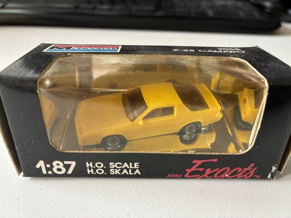 Monogram Mini Exacts 2058 Camaro Z-28 1:87 – nieuw, Ophalen of Verzenden, Nieuw, Auto, Overige merken