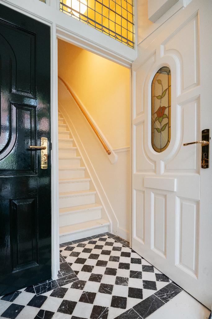 TE HUUR Tijdelijk - Gemeubileerd luxe appartement Middelland, Ophalen, Zo goed als nieuw