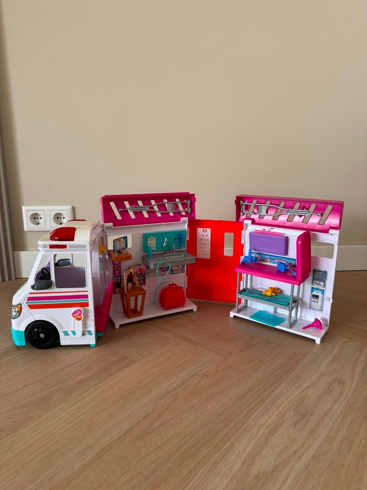 Barbie Ambulance, Ophalen of Verzenden, Zo goed als nieuw, Meisje