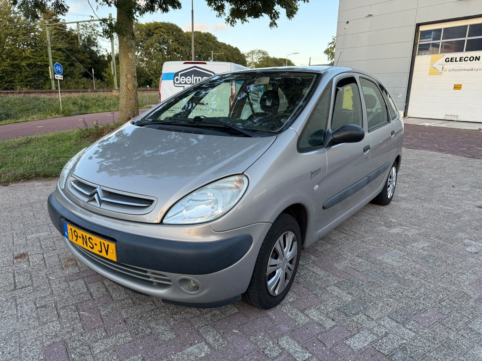 Citroën Xsara 1.8 I 16V Picasso 2004 Beige Nieuwe APK, Auto's, Stof, Xsara, 4 cilinders, 1749 cc