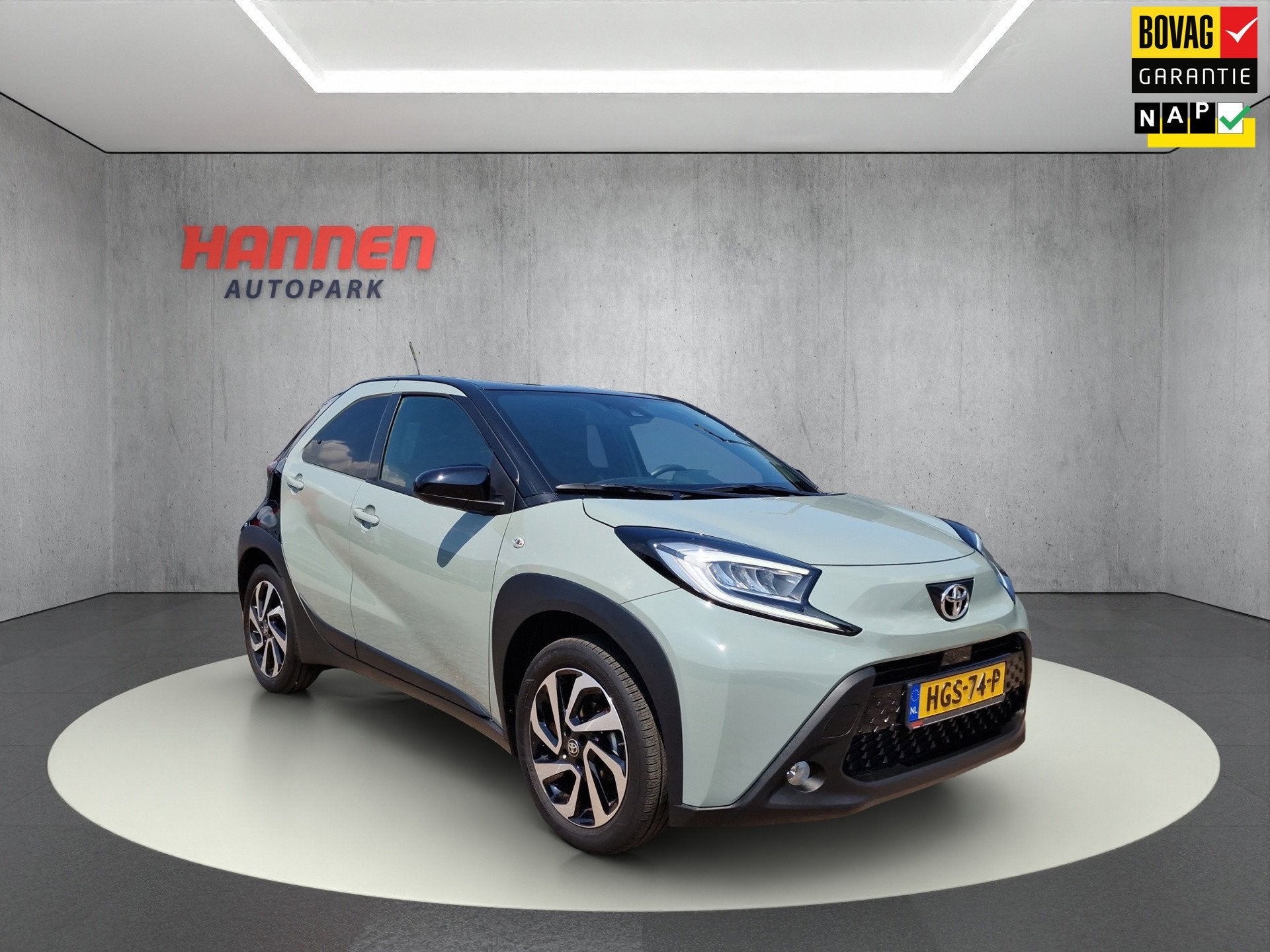 Toyota Aygo X 1.0 VVT-i MT Pulse LED koplampen Eerste eigena, Auto's, Dealer onderhouden, Gebruikt, Euro 6, 4 stoelen