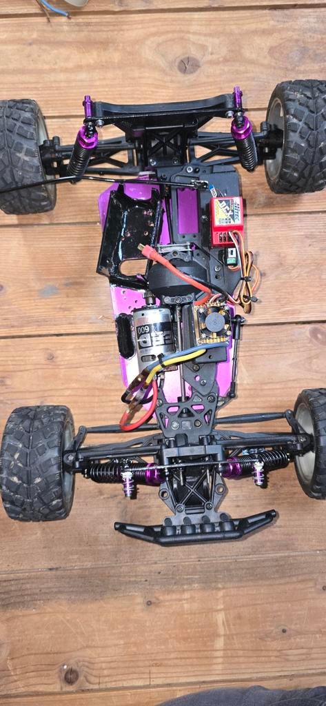 RC auto met  onderdelen, Ophalen of Verzenden, Auto offroad
