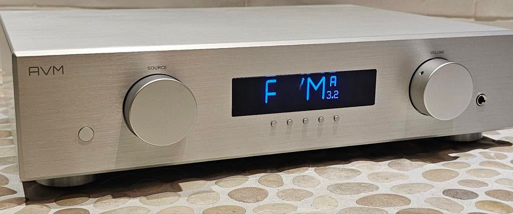 AVM A3.2 high end class D, made in Germany, nieuwstaat, Audio, Tv en Foto, Versterkers en Receivers, Overige merken, Ophalen of Verzenden