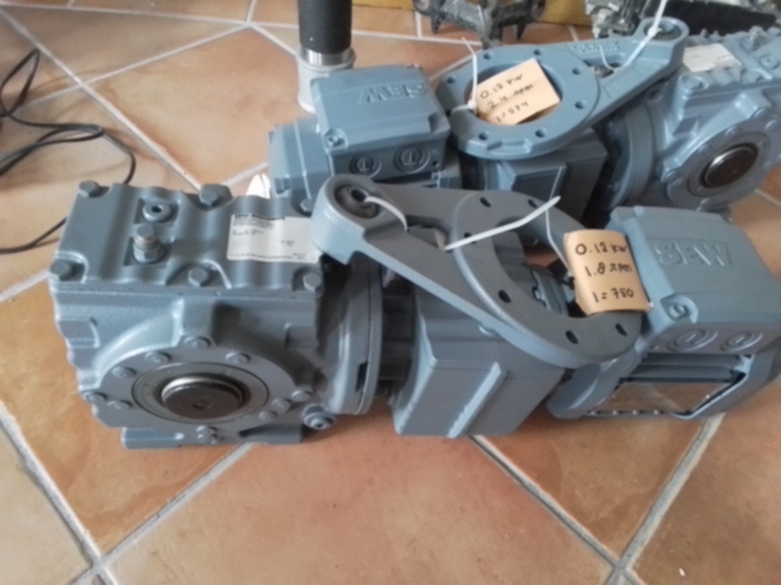 Sew elektromotor met vertragingskast, Ophalen
