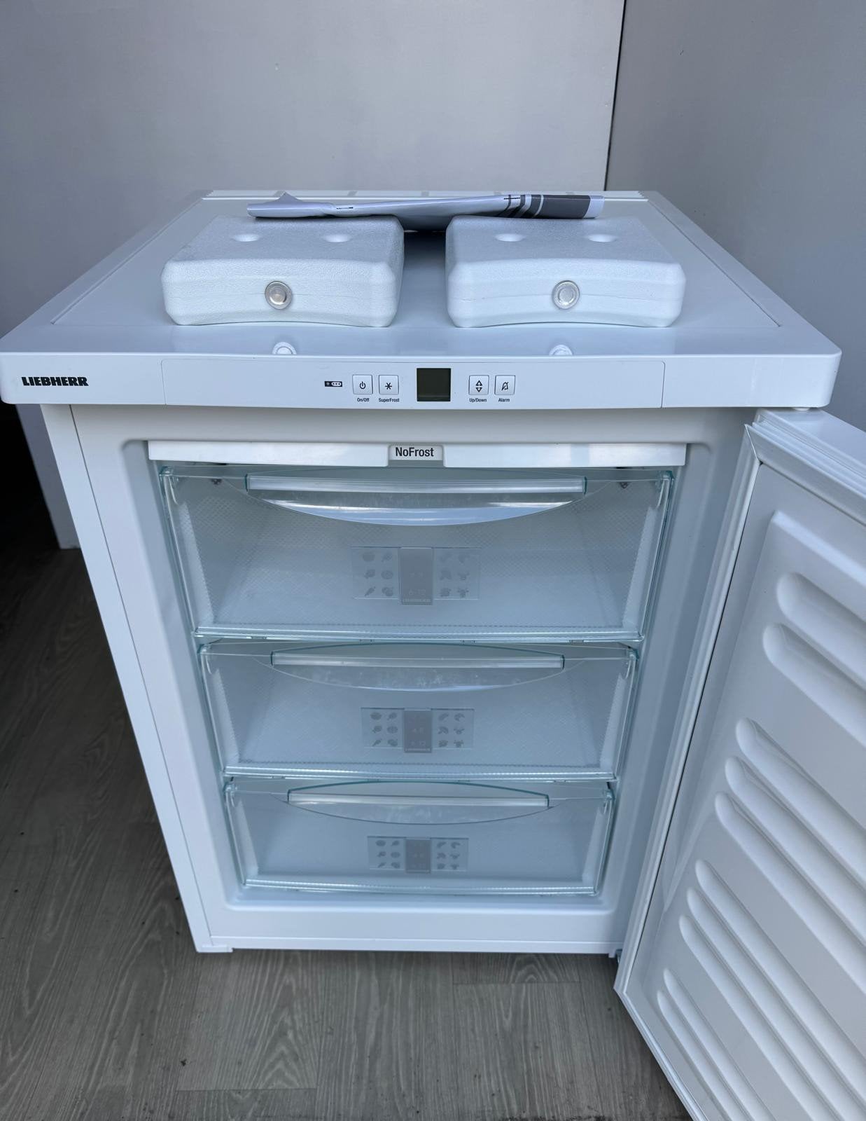 liebherr tafelmodel vriezer No Frost., Ophalen, Zo goed als nieuw, 60 tot 90 cm