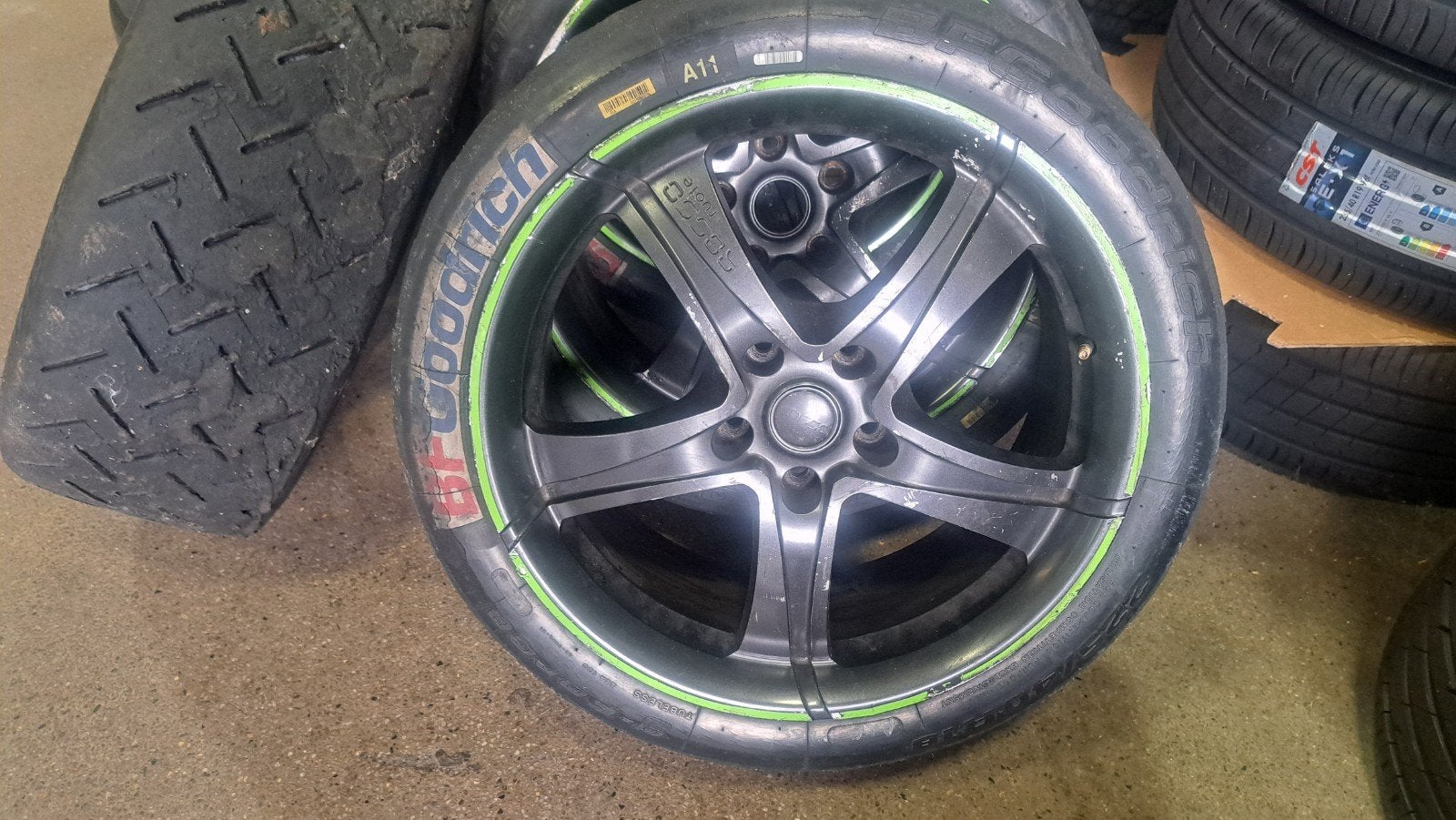18 inch race wielen met Bf goodrich race banden 225/40R18