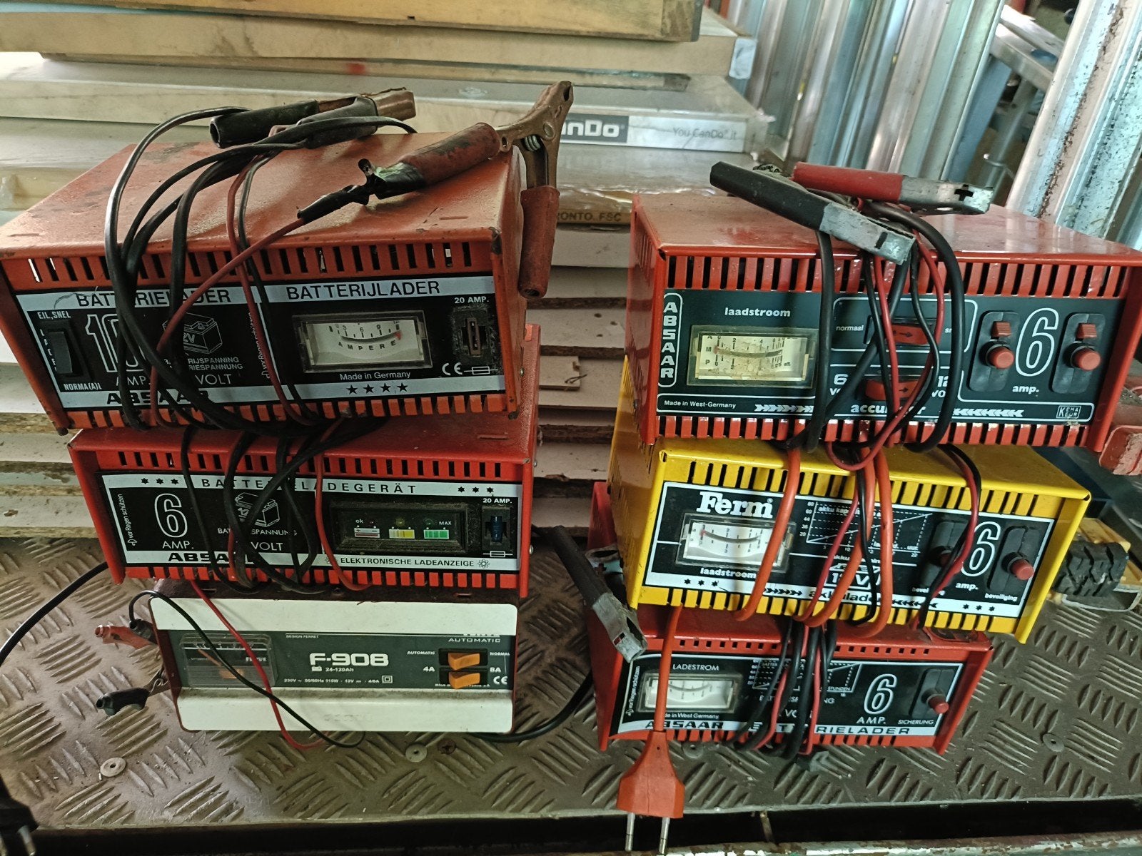 Acculaders, Ophalen